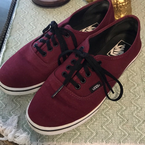 Vans Shoes - Maroon low pro vans